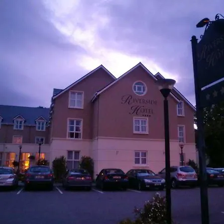 ホテル Riverside