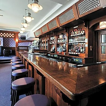 Riverside Hotel