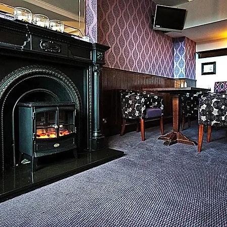 Riverside Hotel